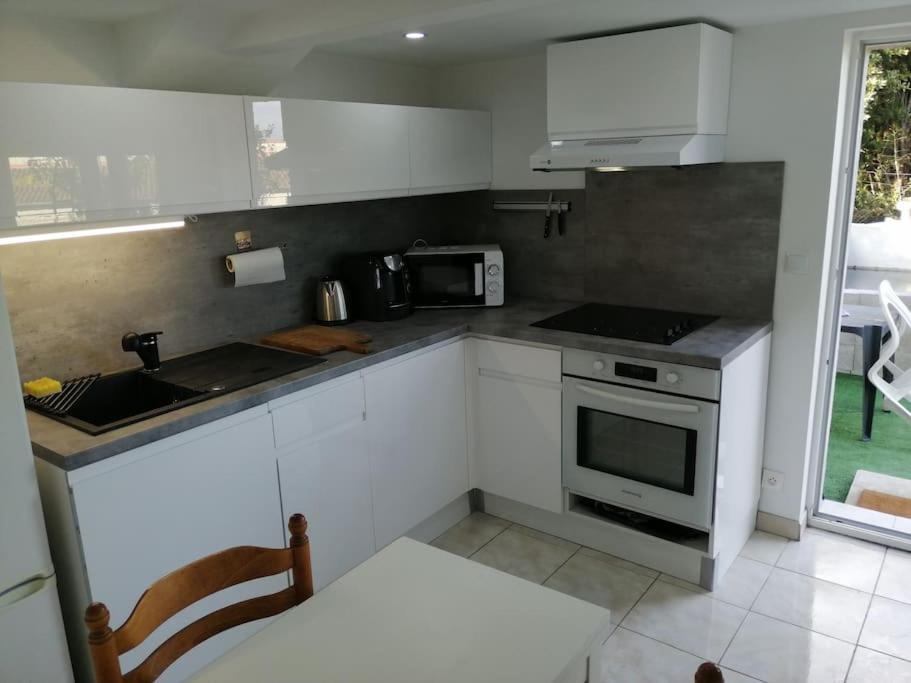 Appartement Aurore En Rez De Jardin Avec Parking Gratuit Vence Eksteriør billede