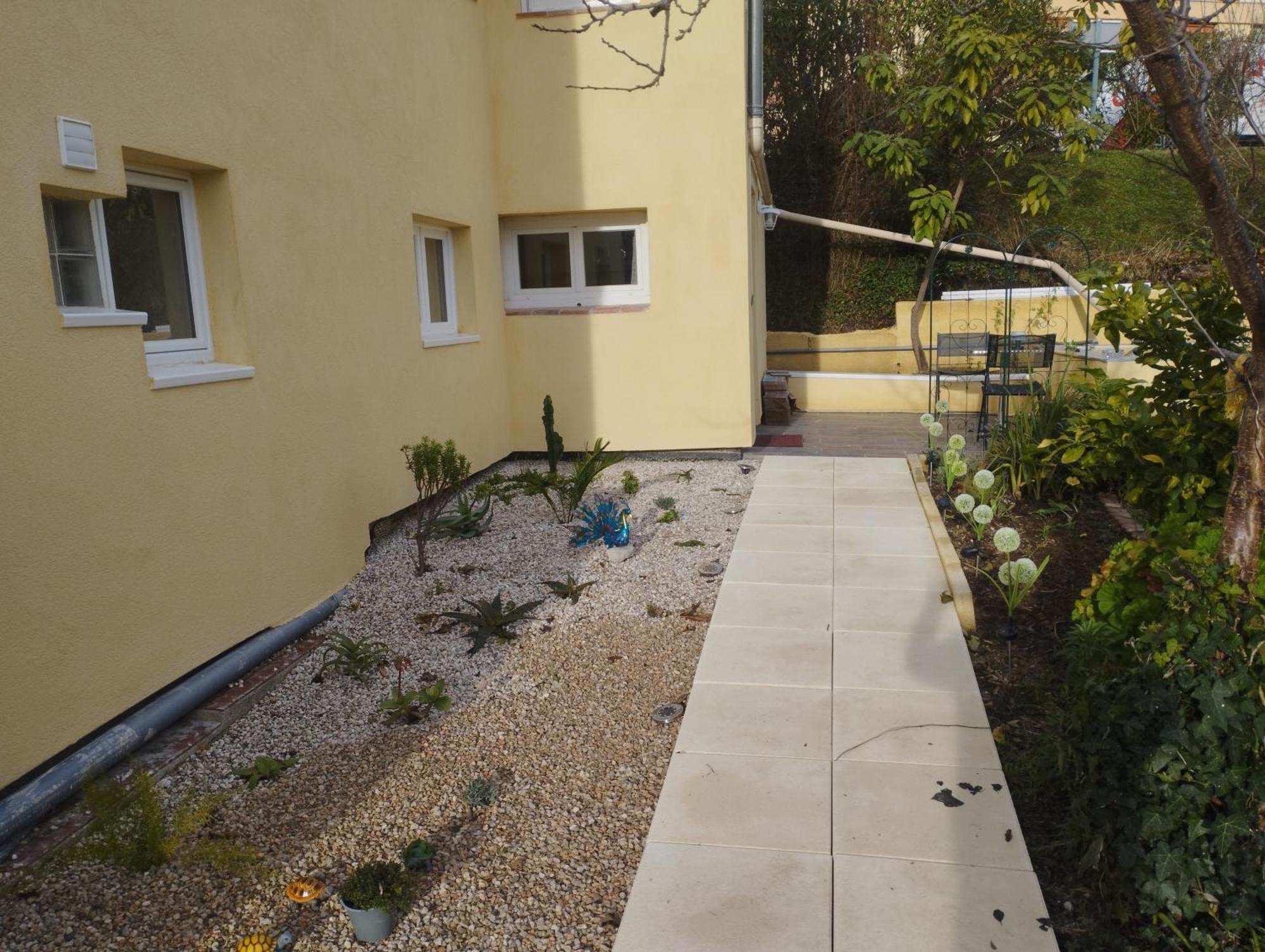 Appartement Aurore En Rez De Jardin Avec Parking Gratuit Vence Eksteriør billede